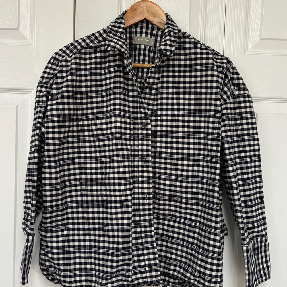 Everlane navy and cream plaid boxy oxford shirt small